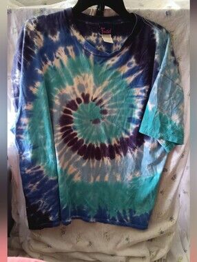 Freeze Tie-Dye Tee in Blue and Teal with Pink Logo Tag